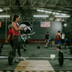 Czy crossfit jest zdrowy? Odkryj korzyści i ryzyka dla zdrowia