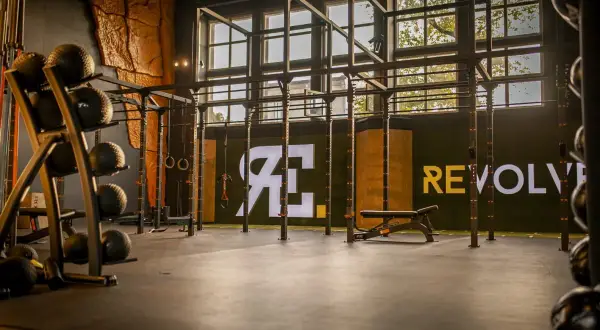 Gdzie trenować crossfit w Łodzi? Sprawdź najlepsze kluby i oferty
