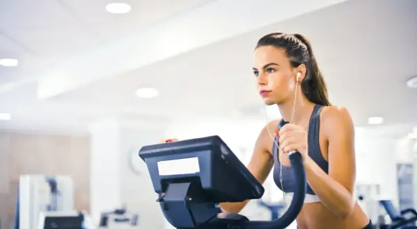 Ile kalorii spala trening cardio? Odkryj skuteczne sposoby na odchudzanie