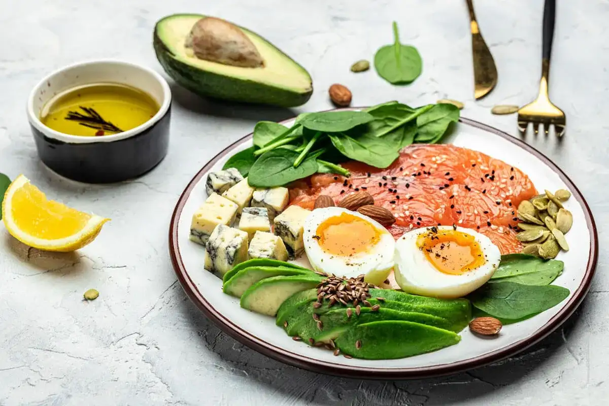Dieta keto - co jeść, czego unikać i jak ułożyć jadłospis?
