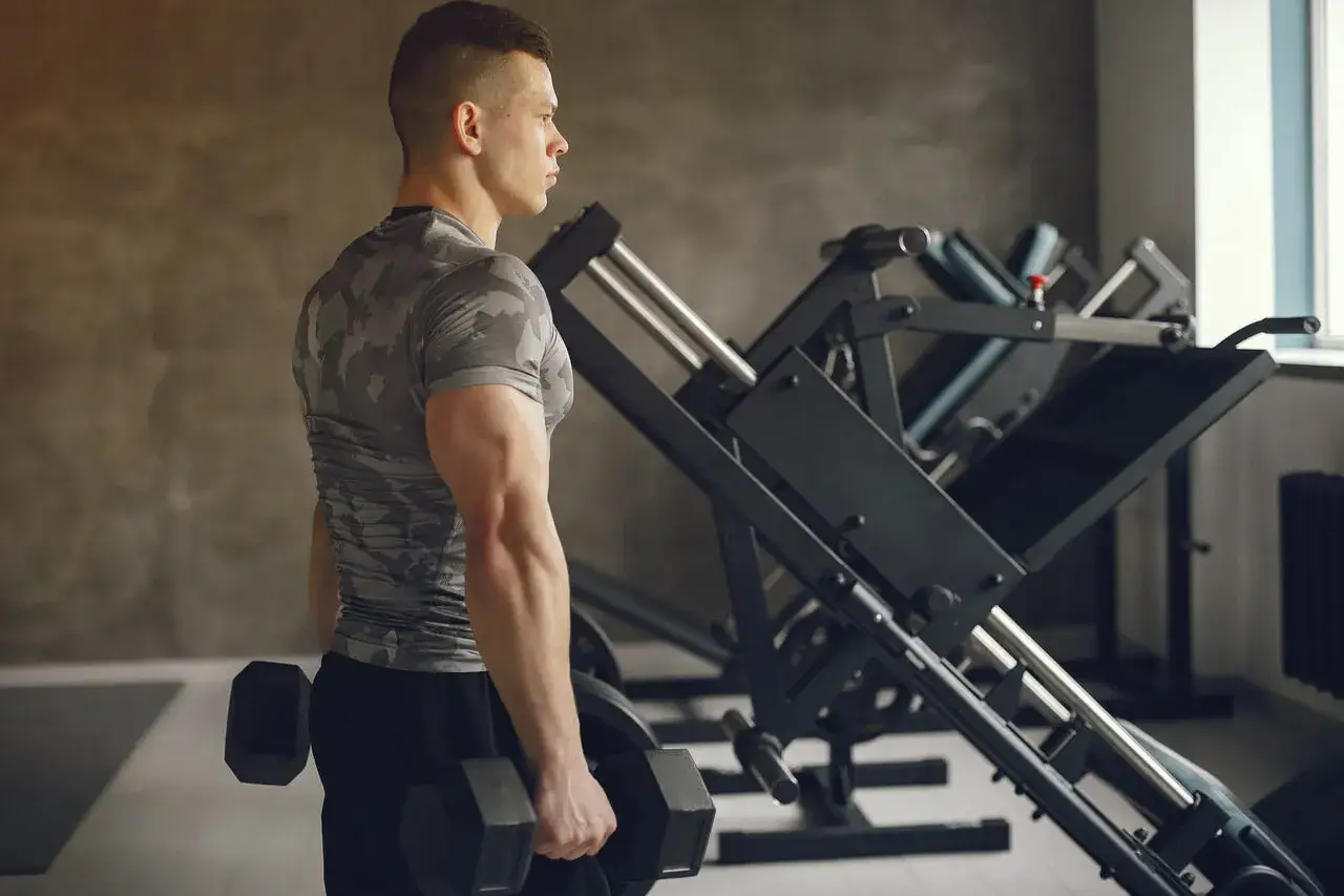 Mięsień trójgłowy ramienia - anatomia, funkcje, trening